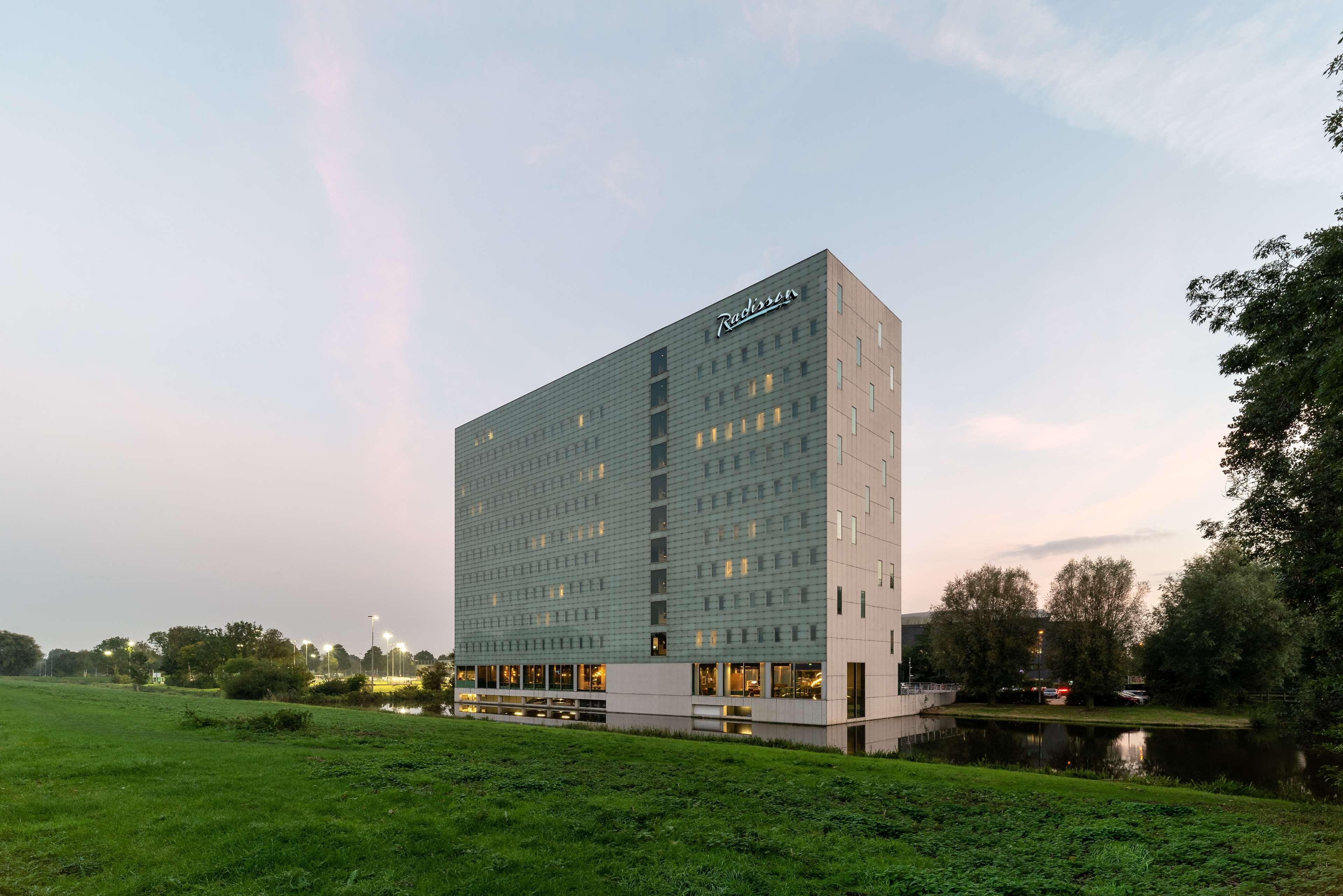 Radisson Hotel And Suites Amsterdam South Exterior foto